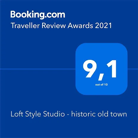 Loft Style - Historic Old Town Apartamento
